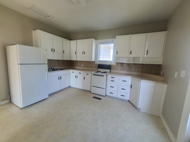 Building Photo - 515 E. Pierce St. Apt. B