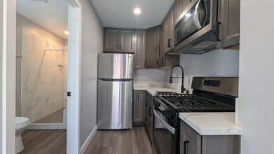 Building Photo - 6736 Thomson Ct