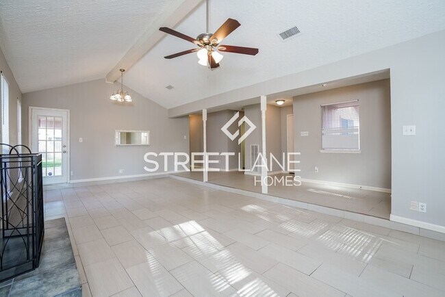 Foto del edificio - REDUCED! - NOW OFFERING ½ MONTH FREE OFF F...