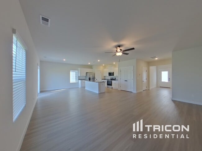 Building Photo - 1228 Crested Iris St