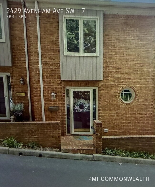 Building Photo - 2429 Avenham Ave SW