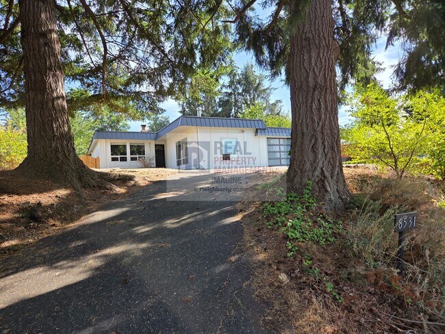 Building Photo - Recently remodeled 3 bedroom, 2.5 bath home
