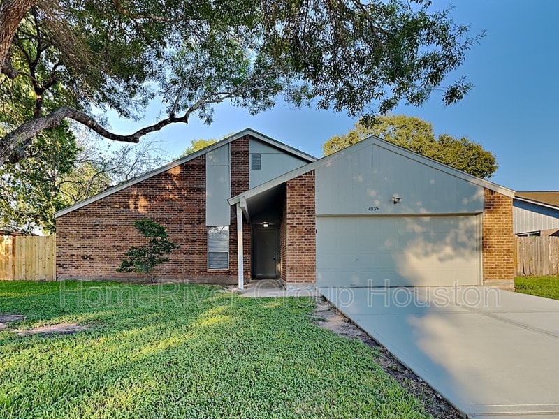4835 Kentington Dr, Alvin, TX 77511 House Rental in Alvin, TX