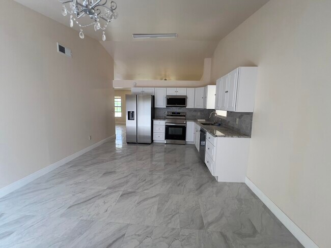 Building Photo - 7926 Burlwood Ln