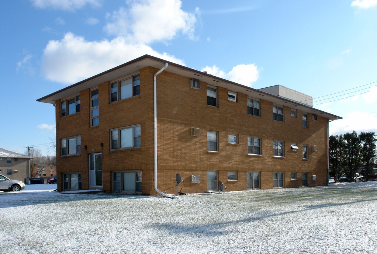 910 Lynde Dr NE, Fridley, MN 55432 Apartments - Fridley, MN