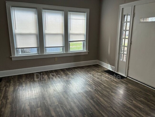 Building Photo - 2217 Winton St