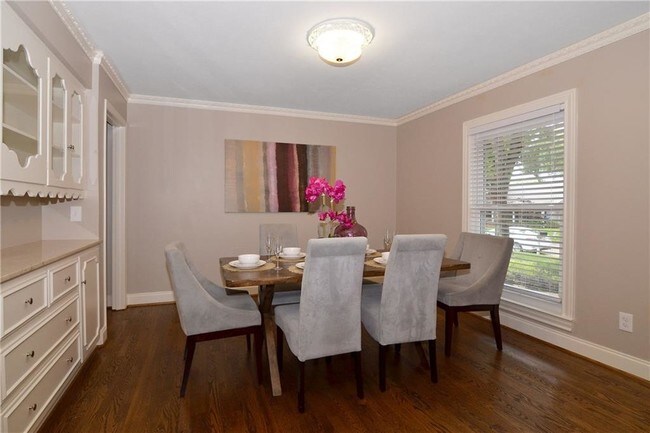 Foto del edificio - 7736 Woodstone Ln