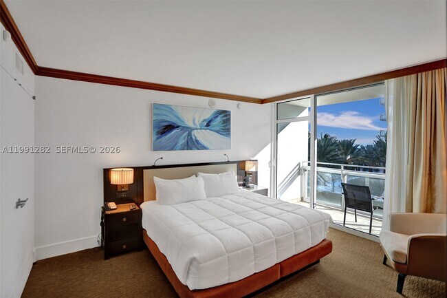Foto del edificio - 6801 Collins Ave