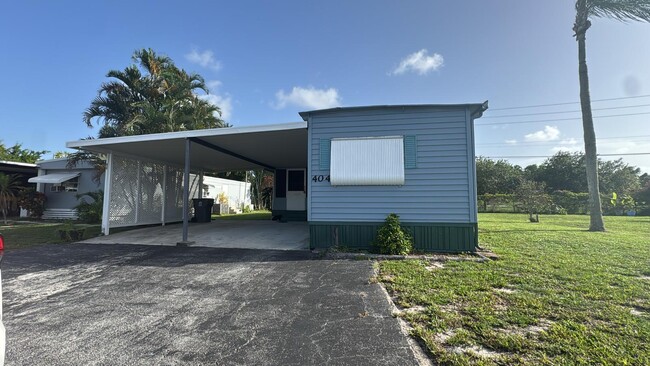 Foto del edificio - 4046 67th Ln N