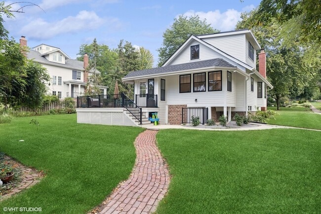 Foto del edificio - 146 E Maple St