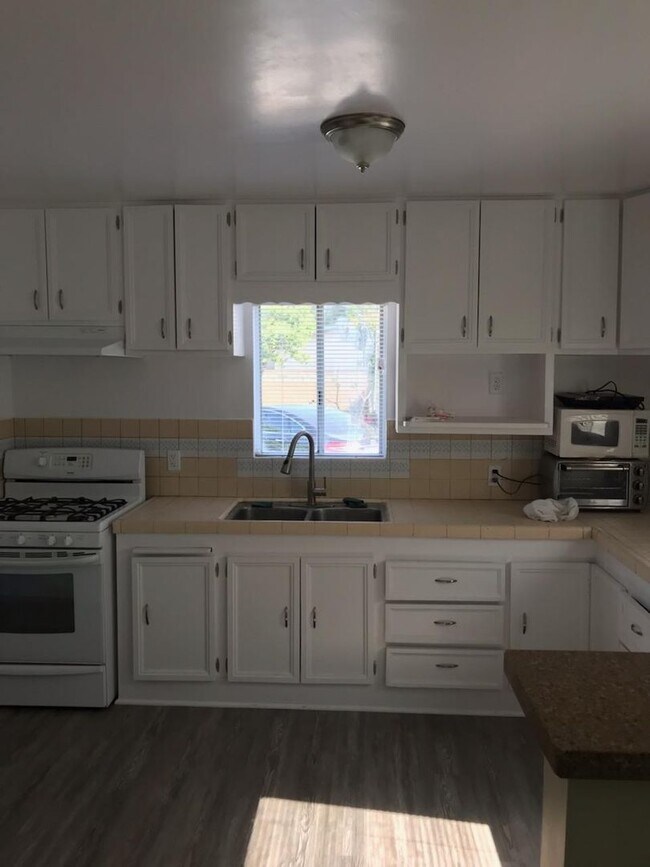 Foto del edificio - Beautifully remodeled 2 bed/2 bath home in...