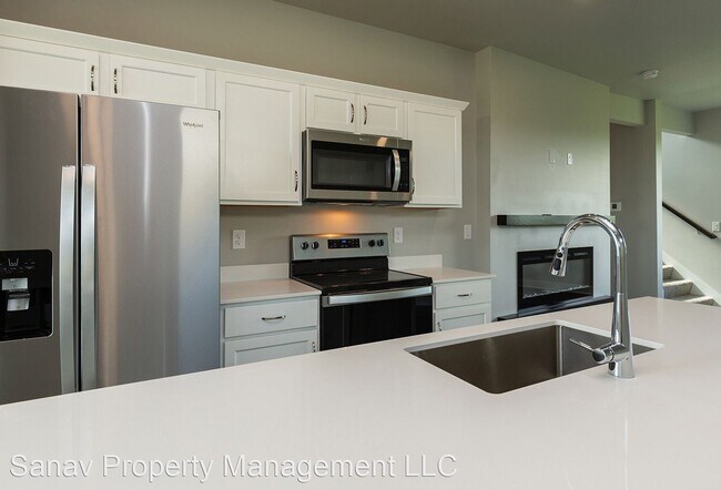 Building Photo - 4 br, 3.5 bath House - 15235 Deerview Drive