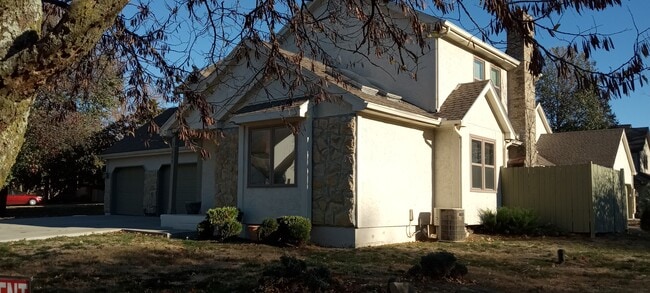 Building Photo - 11631 Bluejacket St
