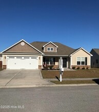 Building Photo - 754 Radiant Dr