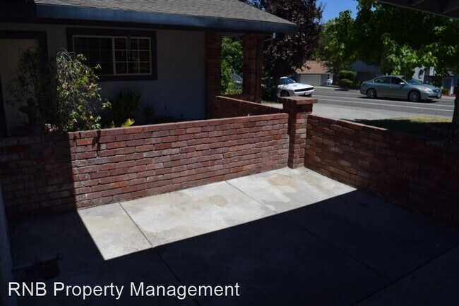 Building Photo - 2 br, 2 bath House - 6077 Beech Ave