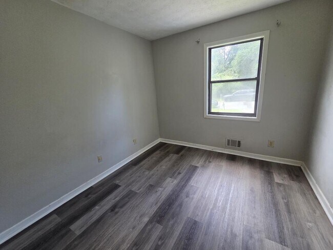 Foto del edificio - 5034 Cherokee Ct