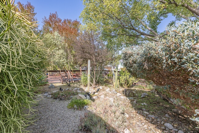 Foto del edificio - 3418 Greensward Rd