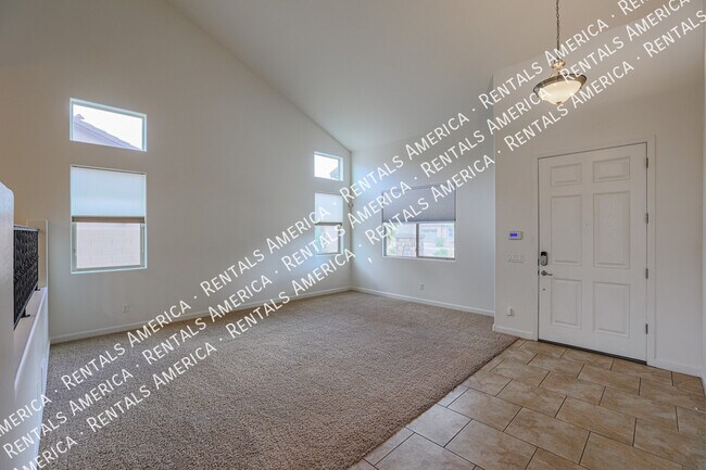 Building Photo - 654 E Sipapu Dr