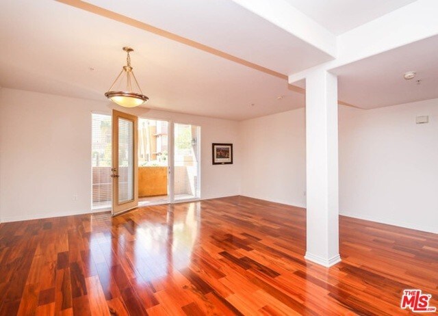 Foto del edificio - 360 W Ave 26