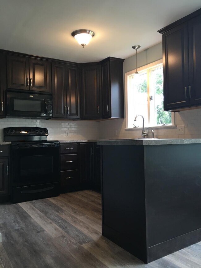 Building Photo - 20 Bowman Rd