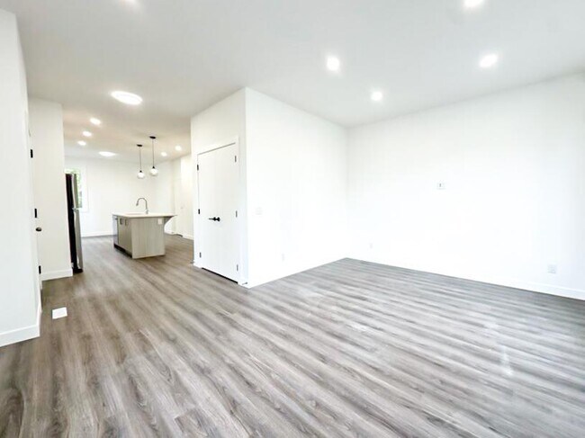 Photo du bâtiment - 3.0 bedroom in Calgary Alberta T2M 2H1
