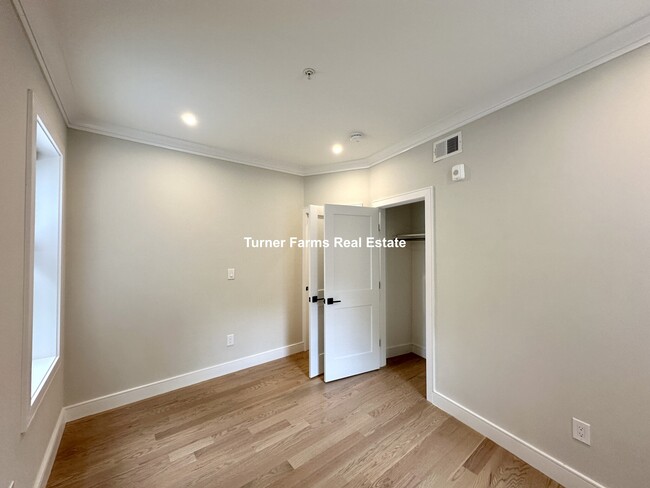 Building Photo - 162 Allston St