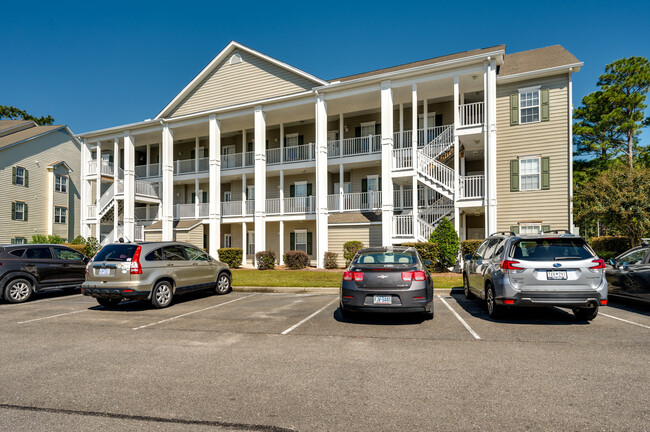 Foto del edificio - 5852 Longwood Dr