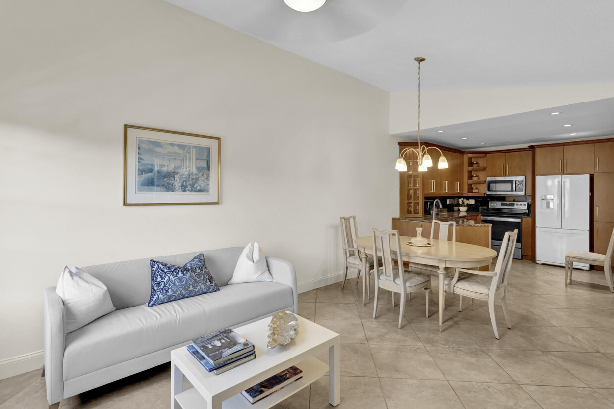 Foto principal - 121 Waterside Dr