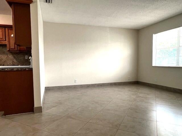 Foto del edificio - 2804 Crown Ct