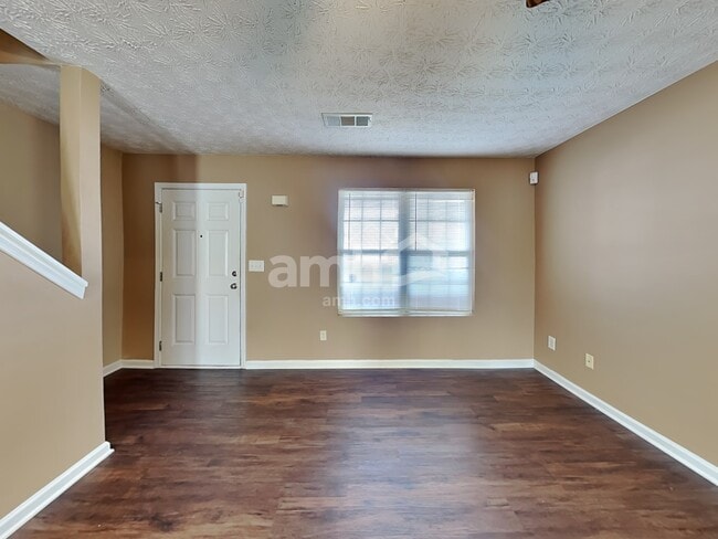Building Photo - 6110 Flagstaf Walk