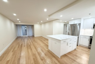 Building Photo - 165 Tremont St