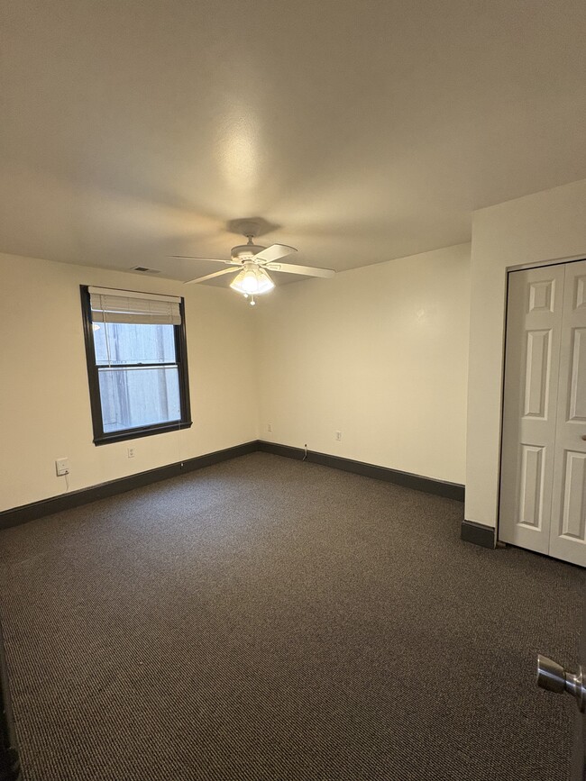 Building Photo - 1914 Fairmount Ave