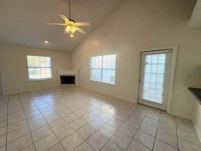 Building Photo - 2507 Golden Park Ln