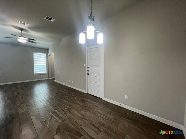Foto del edificio - 1119 Creekside Orchard