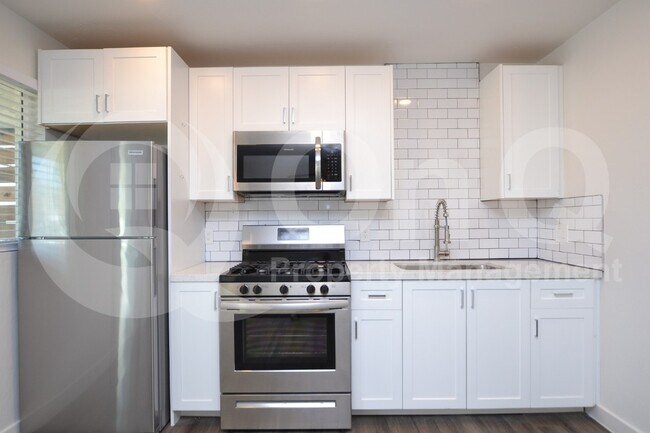 Building Photo - 1202 E Kaler Dr