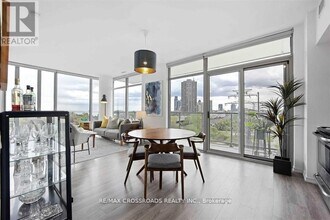 Building Photo - 105 The Queensway