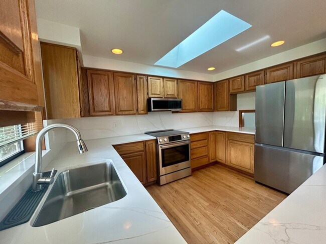 Foto del edificio - 12371 Rainier Dr