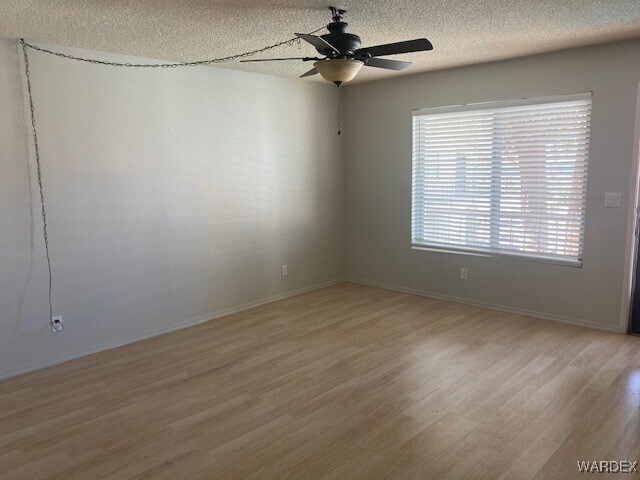 Building Photo - 571 Burkemo Ln