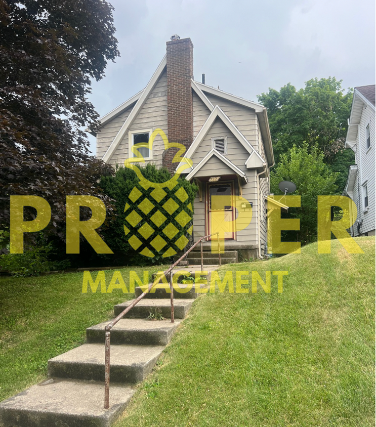 Primary Photo - Very nice 3 bedroom 1 bathroom house for r...