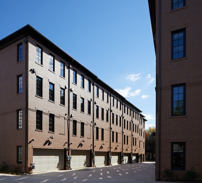 Foto del edificio - 920 N Buchanan St