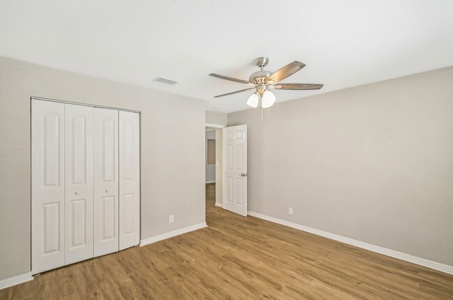 Building Photo - 4 br, 2 bath House - 7388 Willow Spring Cir E
