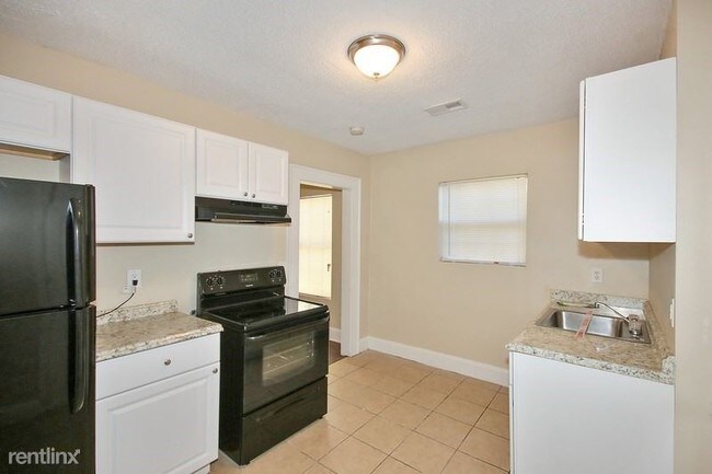 Building Photo - 3 br, 1 bath House - 1294 North Ave NW