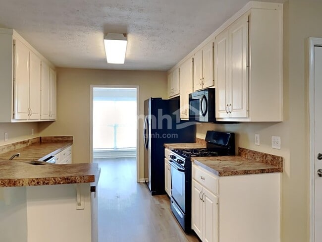 Building Photo - 881 Simon Park Cir