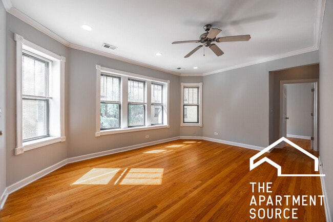 Photo - 6442 N Leavitt St Apartment