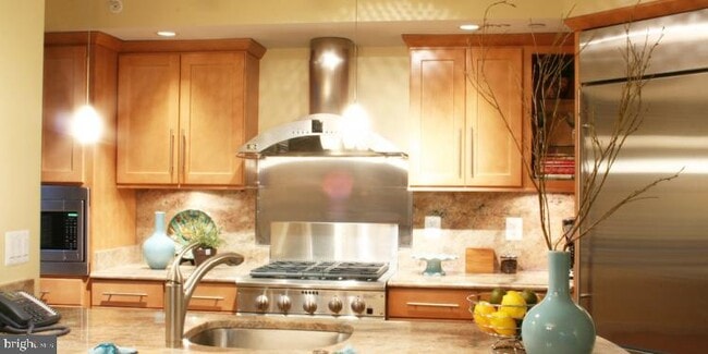 Building Photo - 1325 N Pierce St