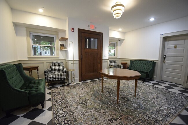 Foto del edificio - 44 Winslow Rd