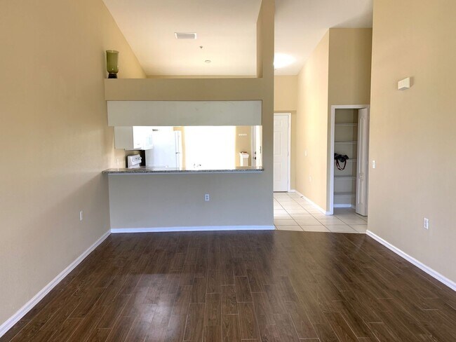 Building Photo - 2 bedroom 2 bath condo in Port of the Islands