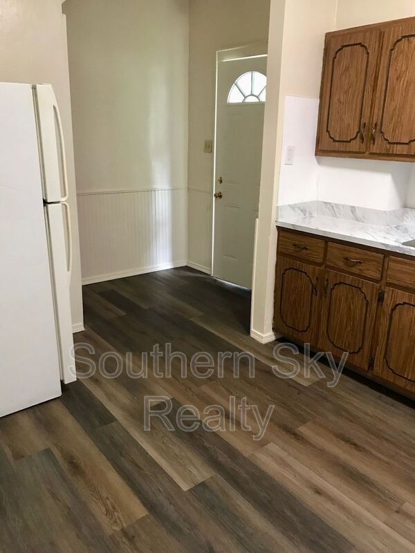 Foto del edificio - 861 Wyley Ave