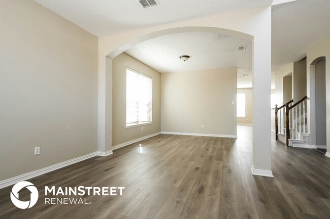 Foto del edificio - 533 Autumn Park Ct