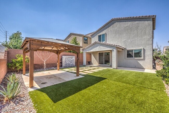 Building Photo - 10783 Searchers Ave